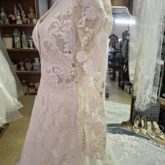 Pronovias "Electra" Bridal Gown (Unaltered) - Picture 4 of 9